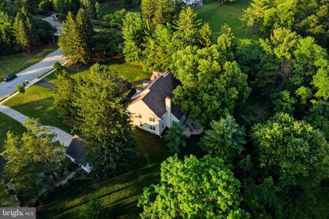 15 EASTGATE DR, Phoenixville, PA 19460