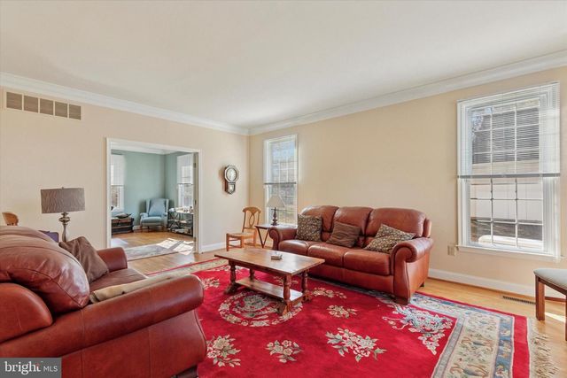 15 EASTGATE DR, Phoenixville, PA 19460