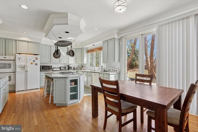15 EASTGATE DR, Phoenixville, PA 19460