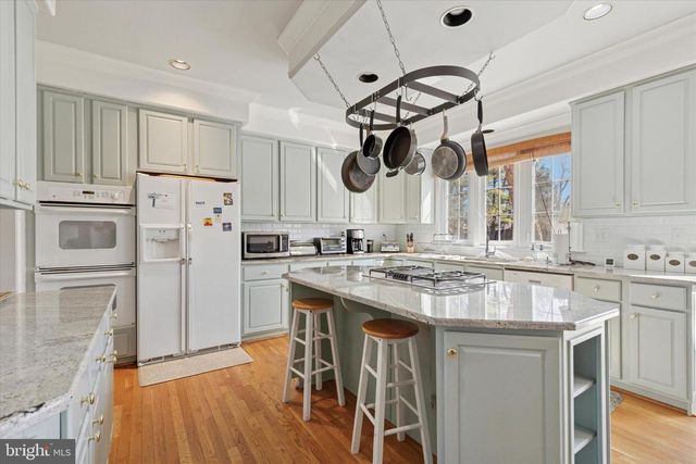 15 EASTGATE DR, Phoenixville, PA 19460