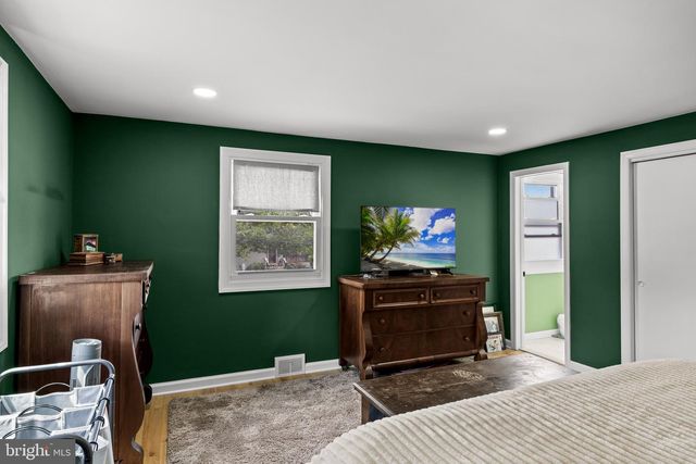 6104 WALNUT AVE, Pennsauken, NJ 08109