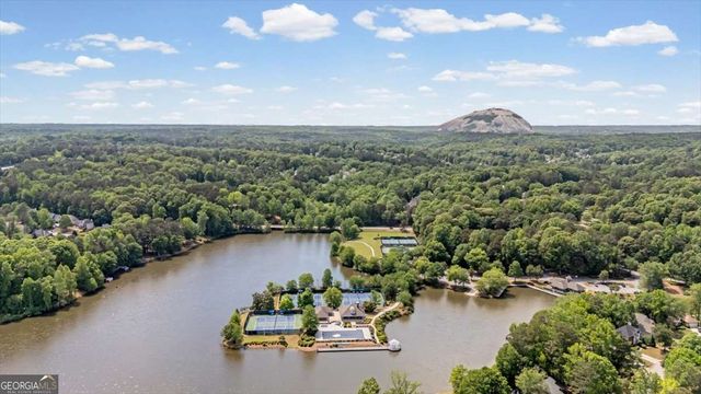 6915 Glen Cove Lane, Stone Mountain, GA 30087
