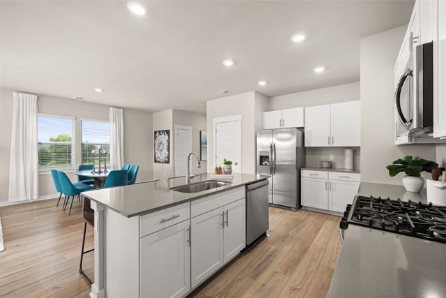 42 Torrey Pines Ln, Lebanon, TN 37087