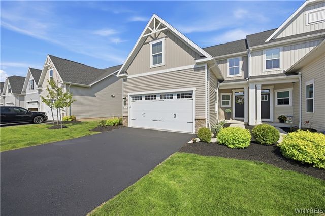 155 Sandstone Circle, Grand Island, NY 14072