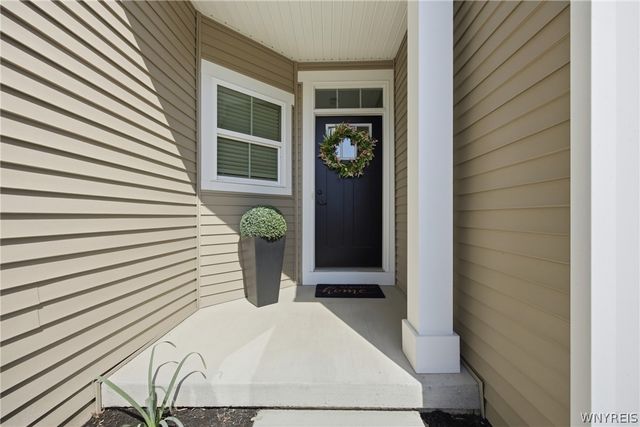 155 Sandstone Circle, Grand Island, NY 14072