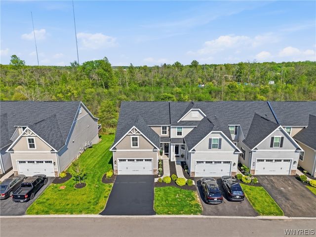 155 Sandstone Circle, Grand Island, NY 14072