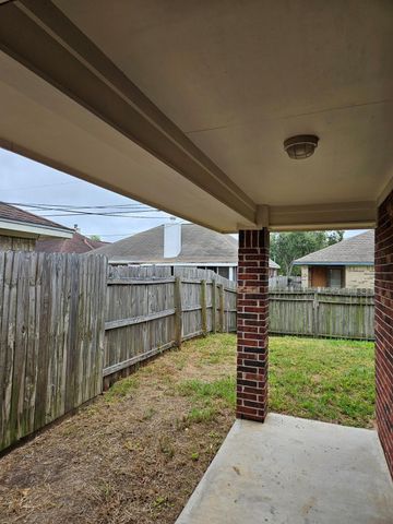 2521 N 37th Avenue N, Texas City, TX 77590