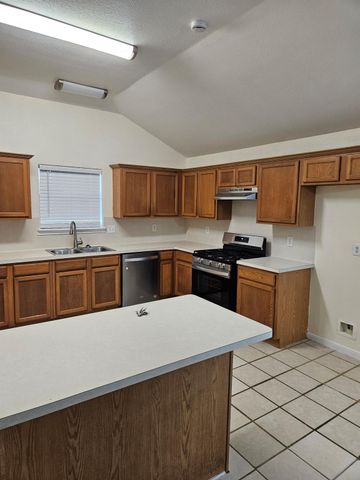 2521 N 37th Avenue N, Texas City, TX 77590