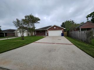 2521 N 37th Avenue N, Texas City, TX 77590