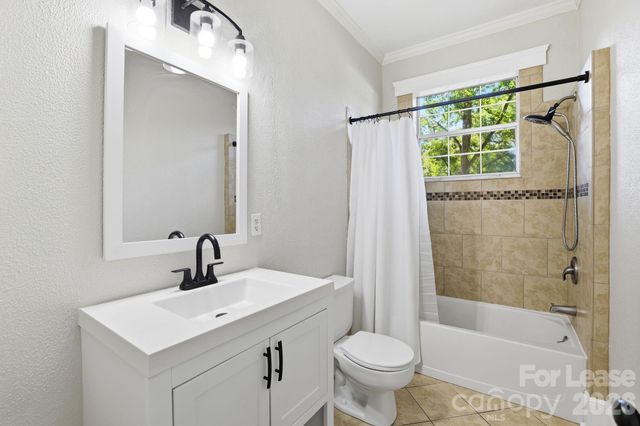 525 W Third Avenue, Gastonia, NC 28052
