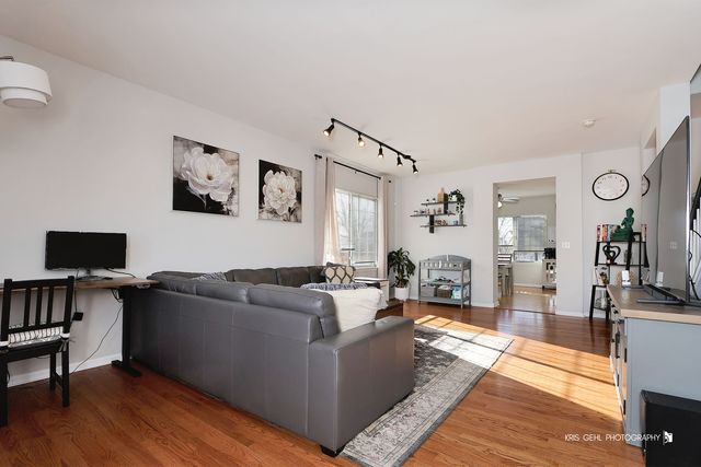 451 W Waterbury Drive, Round Lake, IL 60073