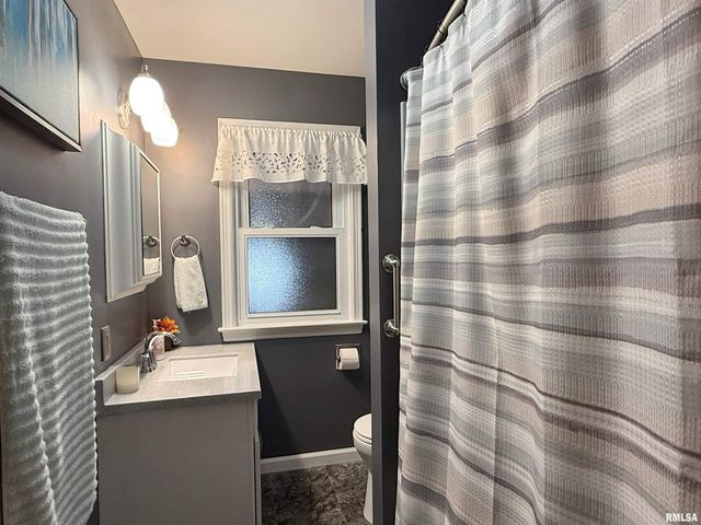 640 32ND Avenue, Moline, IL 61265