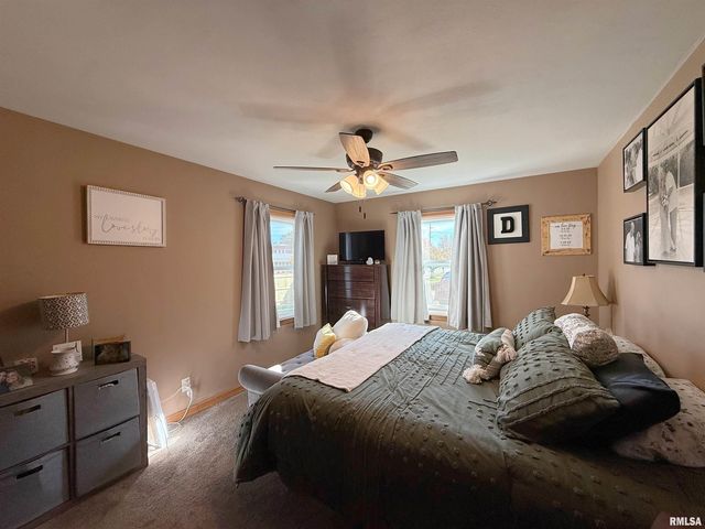 640 32ND Avenue, Moline, IL 61265