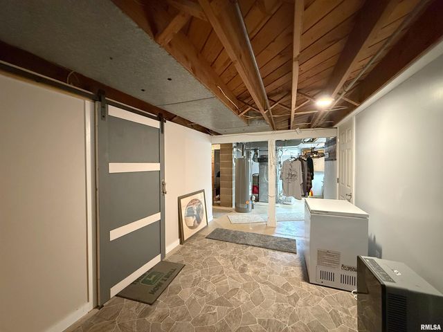 640 32ND Avenue, Moline, IL 61265