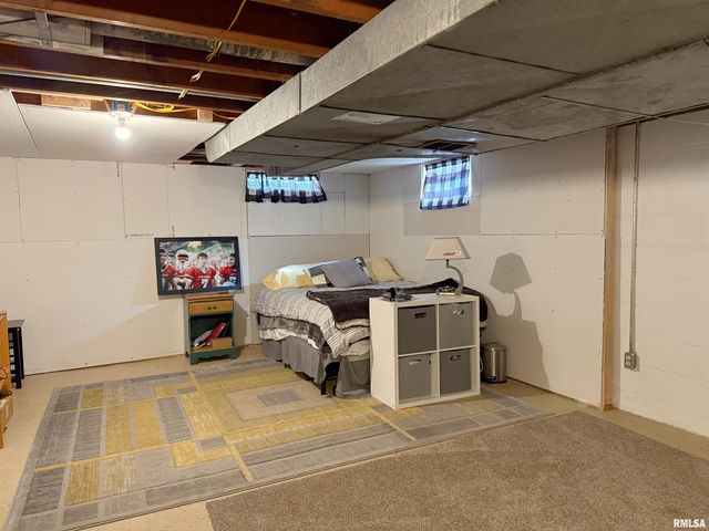 640 32ND Avenue, Moline, IL 61265