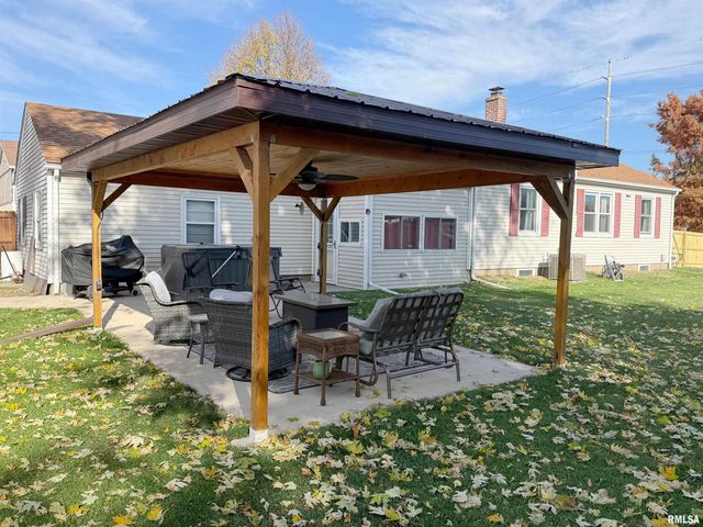 640 32ND Avenue, Moline, IL 61265