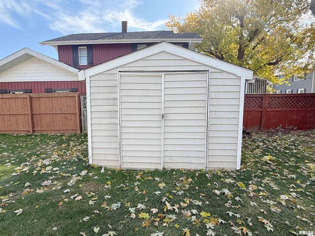 640 32ND Avenue, Moline, IL 61265