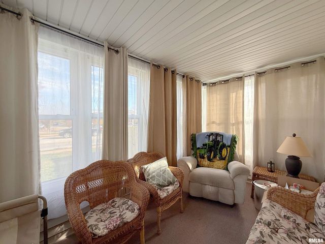 640 32ND Avenue, Moline, IL 61265