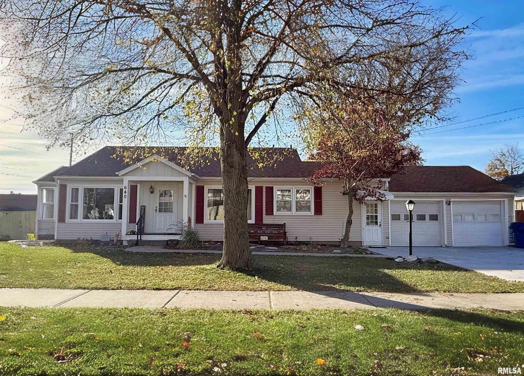 640 32ND Avenue, Moline, IL 61265