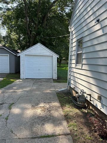 221 N Franklin Avenue, Ames, IA 50014