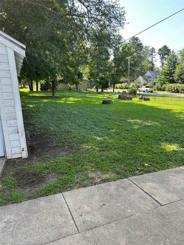 221 N Franklin Avenue, Ames, IA 50014