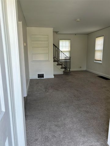 221 N Franklin Avenue, Ames, IA 50014