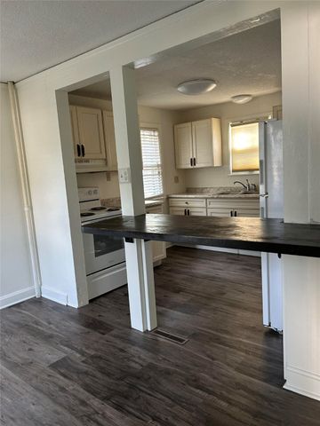 221 N Franklin Avenue, Ames, IA 50014