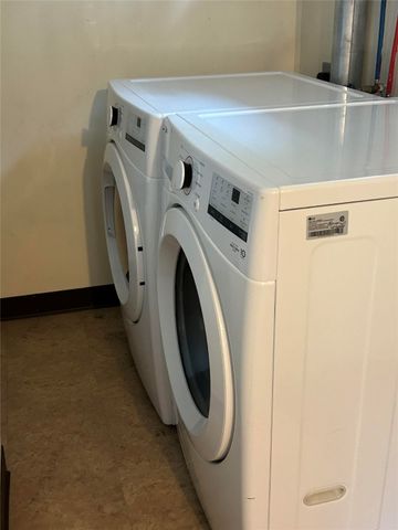 221 N Franklin Avenue, Ames, IA 50014