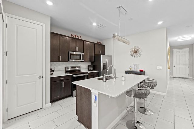 858 BALLANTYNE DRIVE, Lake Wales, FL 33898