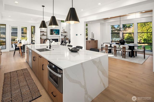 12525 NE 75th Street, Kirkland, WA 98033