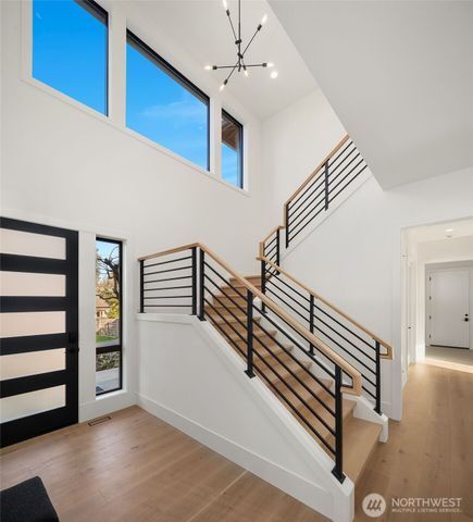 12525 NE 75th Street, Kirkland, WA 98033