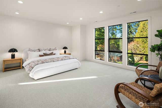 12525 NE 75th Street, Kirkland, WA 98033