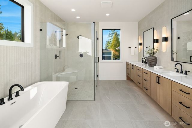 12525 NE 75th Street, Kirkland, WA 98033