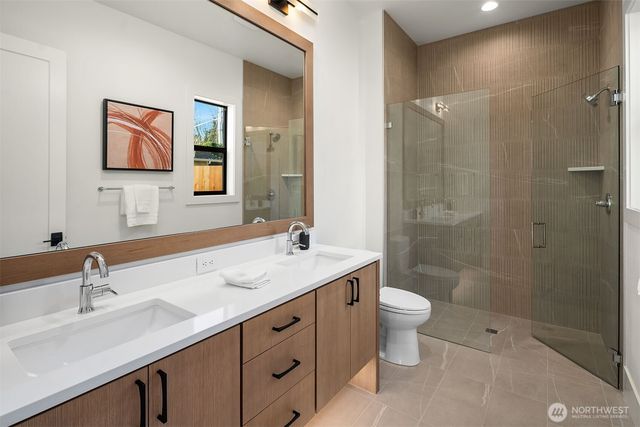 12525 NE 75th Street, Kirkland, WA 98033