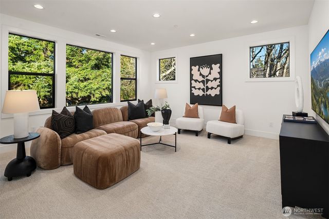 12525 NE 75th Street, Kirkland, WA 98033