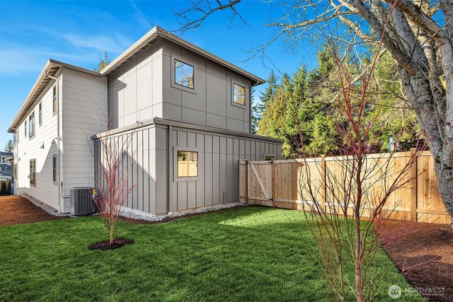 12525 NE 75th Street, Kirkland, WA 98033