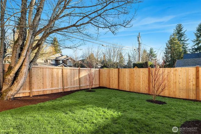 12525 NE 75th Street, Kirkland, WA 98033