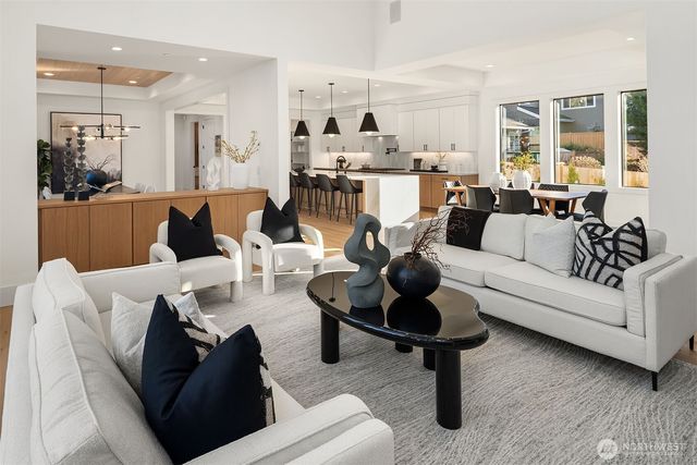 12525 NE 75th Street, Kirkland, WA 98033