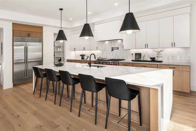 12525 NE 75th Street, Kirkland, WA 98033