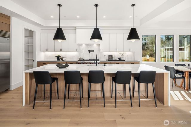 12525 NE 75th Street, Kirkland, WA 98033