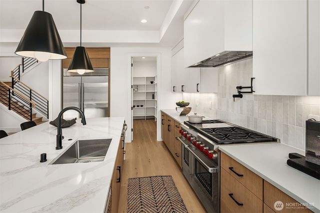 12525 NE 75th Street, Kirkland, WA 98033