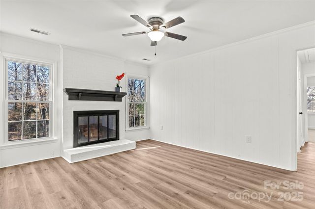 429 Sunnywood Lane, Charlotte, NC 28270