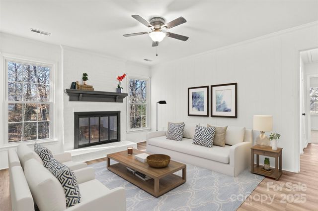 429 Sunnywood Lane, Charlotte, NC 28270