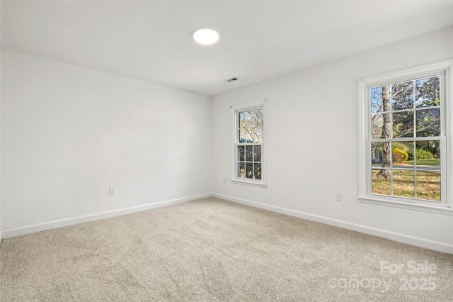 429 Sunnywood Lane, Charlotte, NC 28270