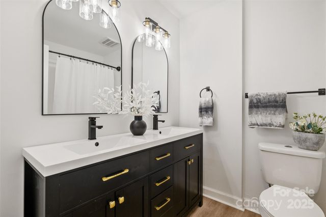 429 Sunnywood Lane, Charlotte, NC 28270