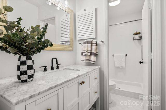 429 Sunnywood Lane, Charlotte, NC 28270