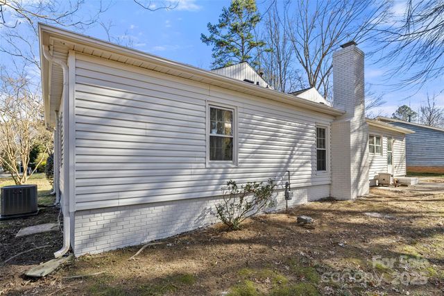 429 Sunnywood Lane, Charlotte, NC 28270