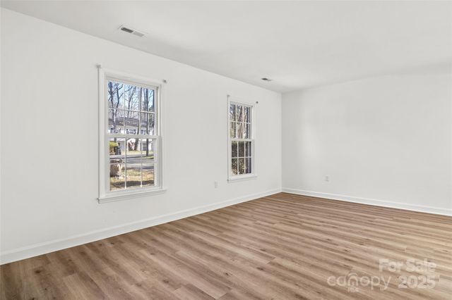 429 Sunnywood Lane, Charlotte, NC 28270