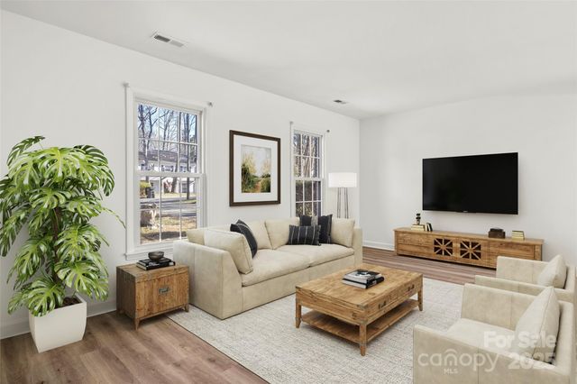 429 Sunnywood Lane, Charlotte, NC 28270