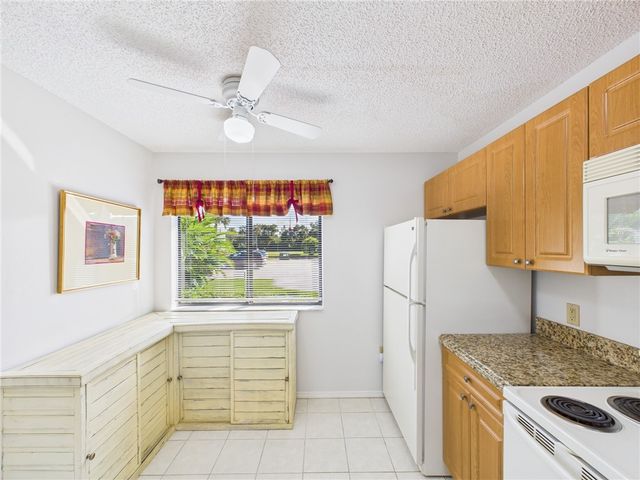 5730 Pelican Pointe Drive 2, Sebastian, FL 32958